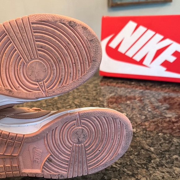 Nike Dunk Low Sneakers in White and Rose Whisper EUC 7 - Picture 9 of 14